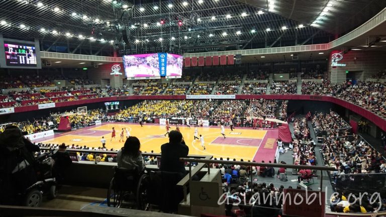 プロバスケ仕様の川崎市とどろきアリーナの座席と川崎ブレイブサンダース観戦 バスケットボール B_LEAGUE